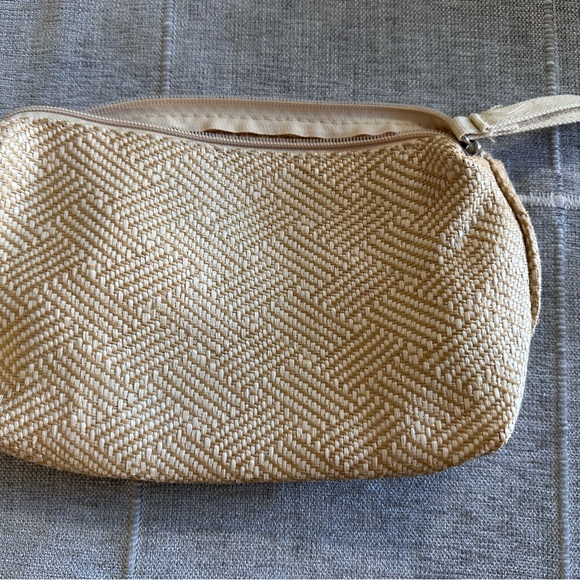 Elegant Tan Woven Clutch - Picture 2 of 2